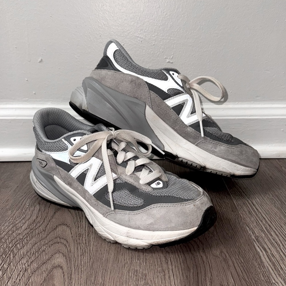 Women’s New Balance 990